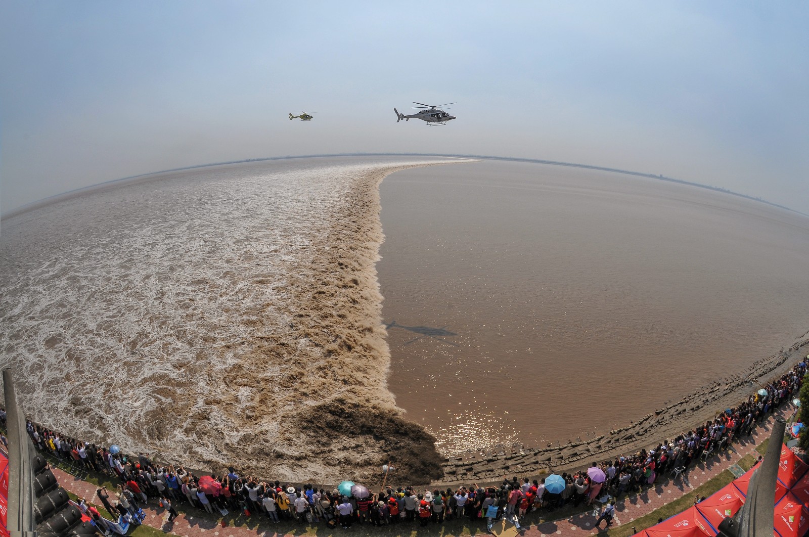 钱塘大潮年年有,今年"潮"多"浪浪"高