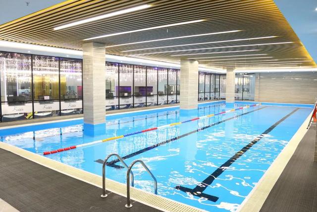 8月23日中建广场 璀璨亮相