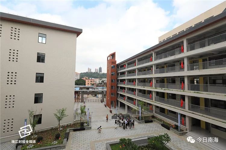 灯湖三小灯湖六小文翰小学长什么样记者带你探营