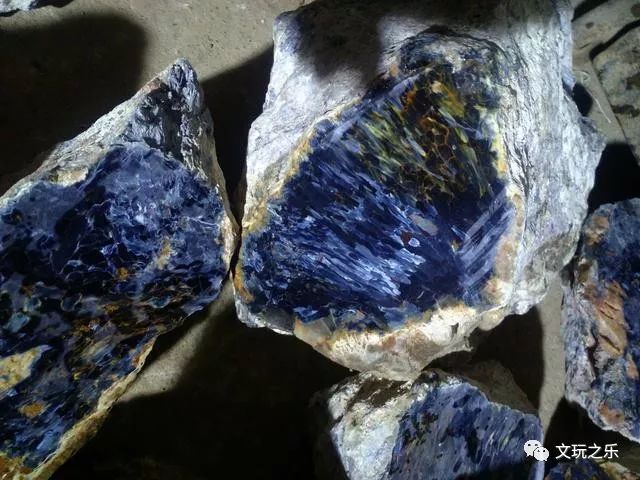 中国木变石的产地也不少,但是河南淅川由其是克斯米尔(中国西藏)产地