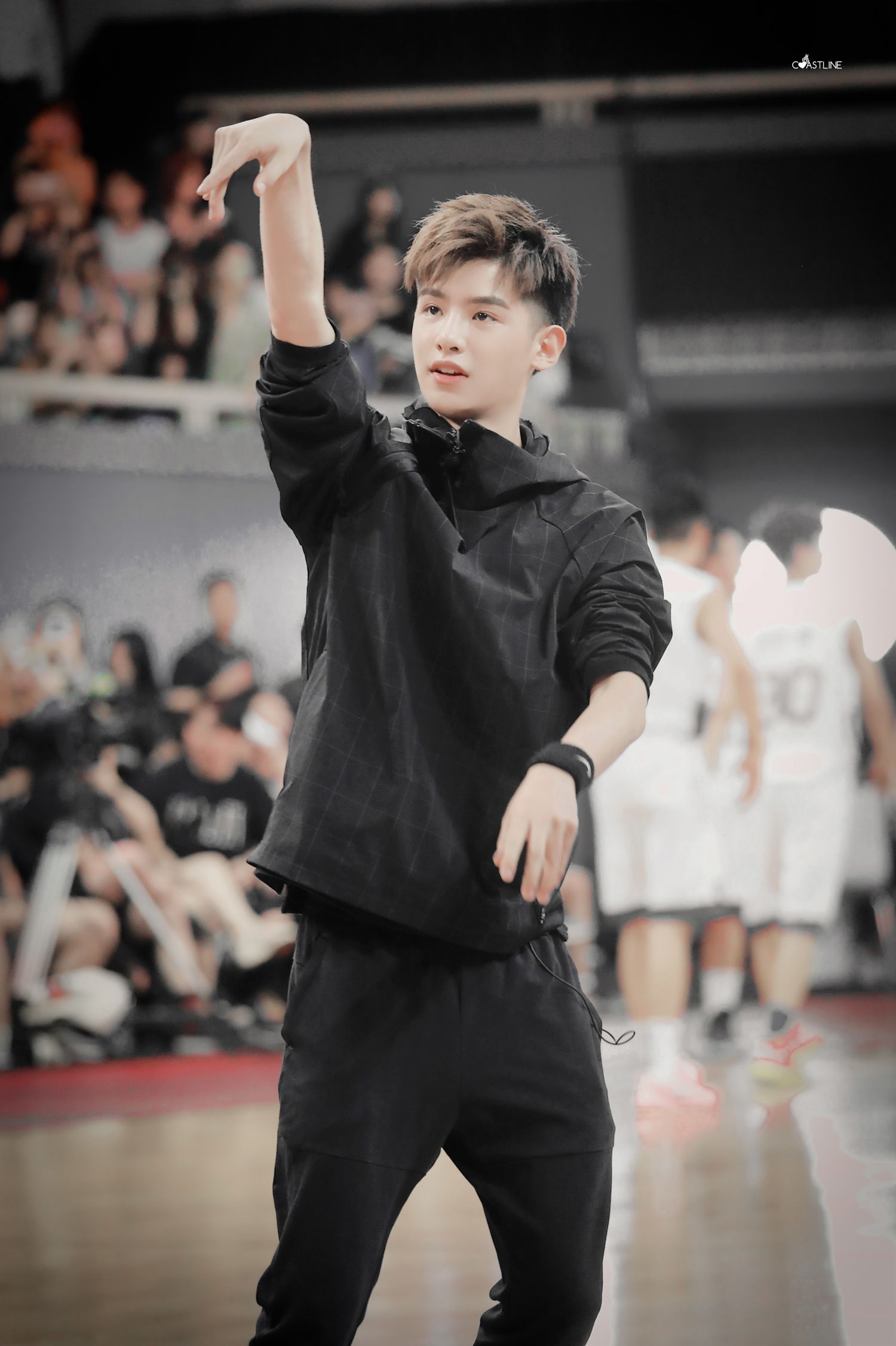 今日份新鲜justin抢先看小贾队长加油篮板青春必胜