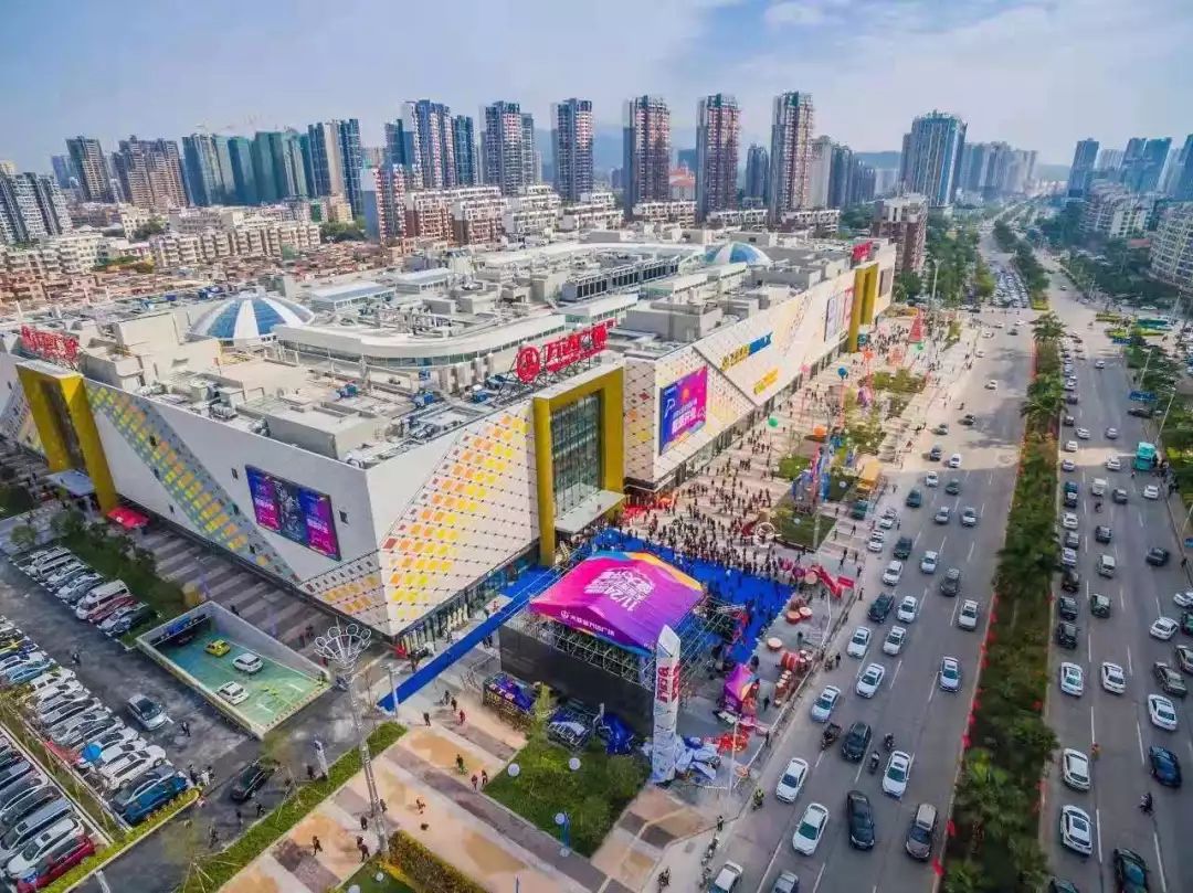 大亚湾万达广场是万达集团在惠州的第一座商业广场,也是大亚湾大型