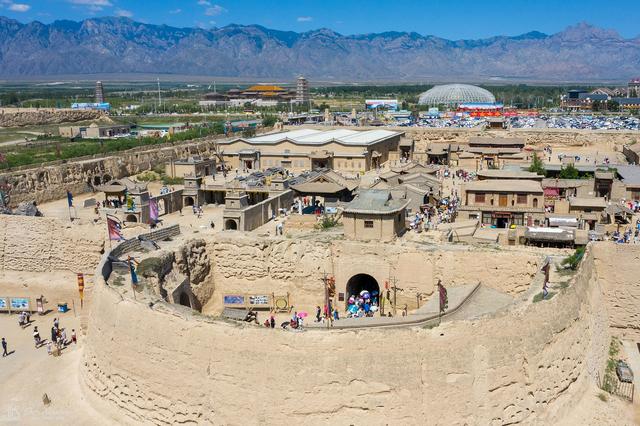 《红高粱》,《黄河谣》,《新龙门客栈》和《乔家大院》的取景和拍摄地