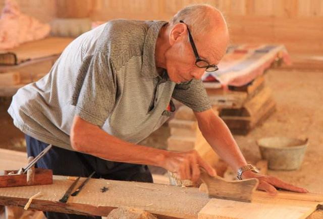 没人敢得罪农村的老木匠?听听这位80岁的老木匠是怎么说的