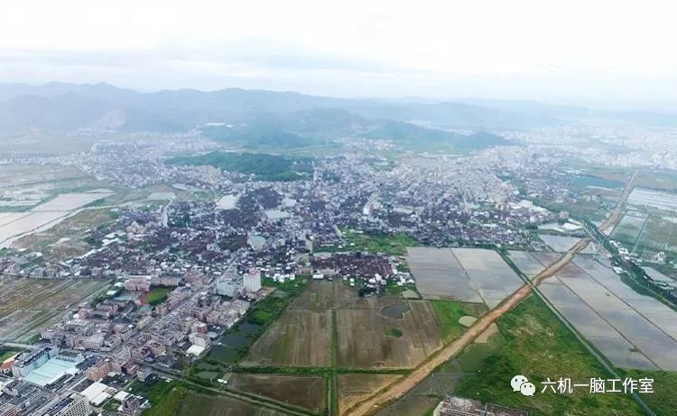 贵屿镇地处广东省汕头市潮阳区西部,东与谷饶镇,铜盂镇接壤,西与普宁
