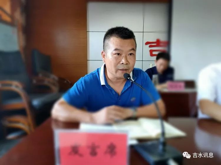 县政府的坚强领导和上级教育主管部门的正确指导下,在上任局长李文俊