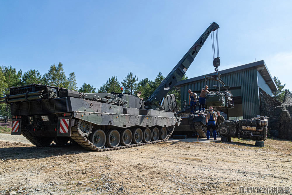 原创罕见的黄鼠狼步兵战车抢修现场德军装甲掷弹兵实战演习