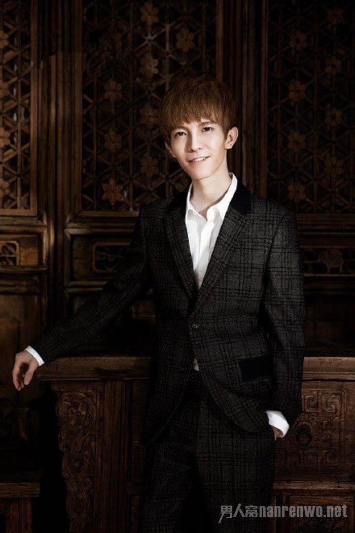 郭敬明近照整个人显得异常憔悴这是怎么回事