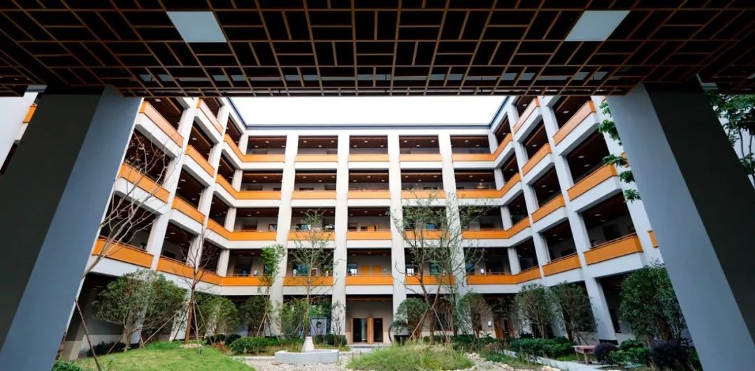 城北半山再添一所新中学!今年秋季投用!高清实景探营来了_桃源