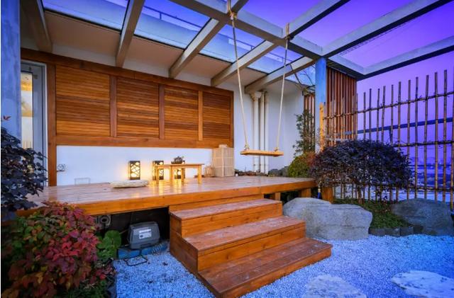 把顶楼的露台设计成日式亭台有山有水邻居全来家里参观超级羡慕的