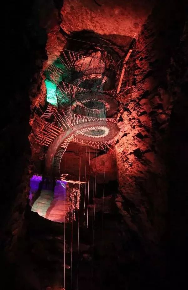 疤痕变财富看全球废弃矿坑如何涅盘重生