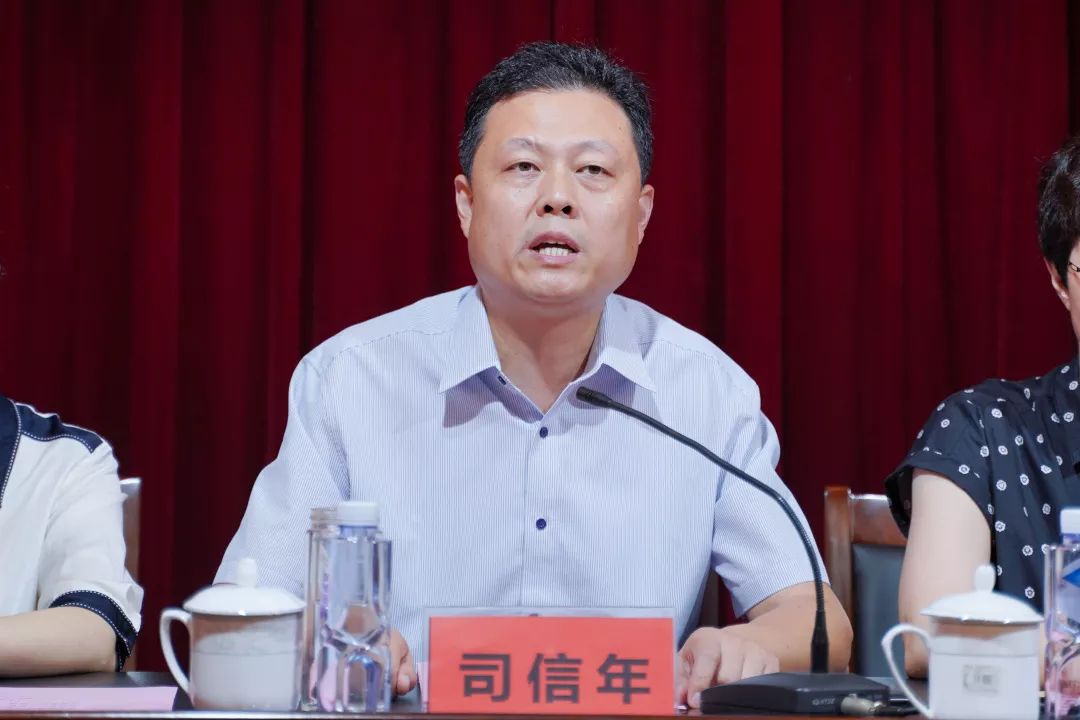王丹,林晓宁市红十字会常务副会长杨敏市政府办副主任夏璟团市委书记