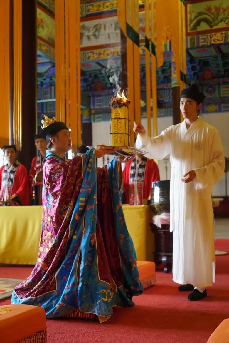 威灵显应灶王君镇宅之神第一尊