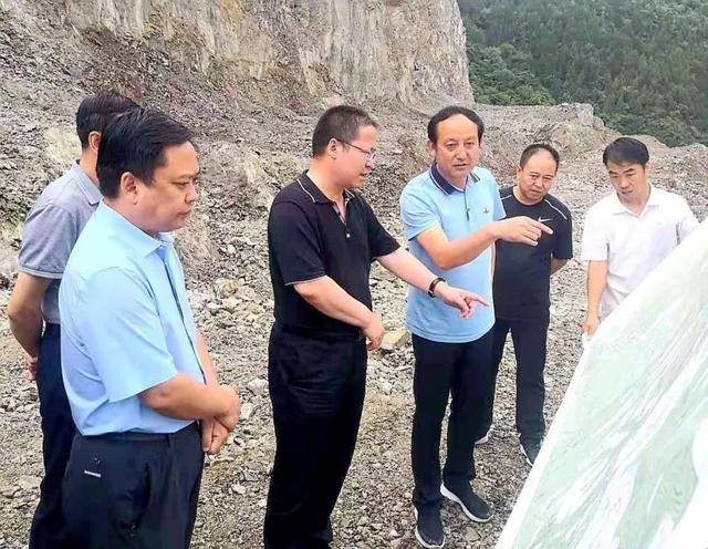 杨郃深入徽县督查全面从严治党重点任务完成情况