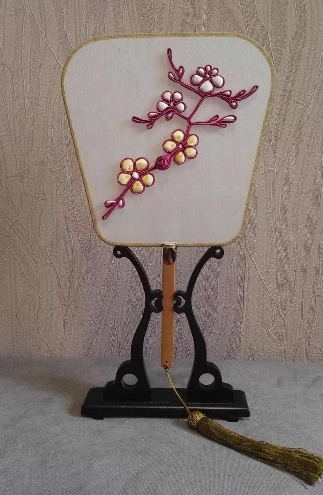 青年中心·尚课 | 做一枚盘扣胸针,体验缠绕指尖的温柔_活动