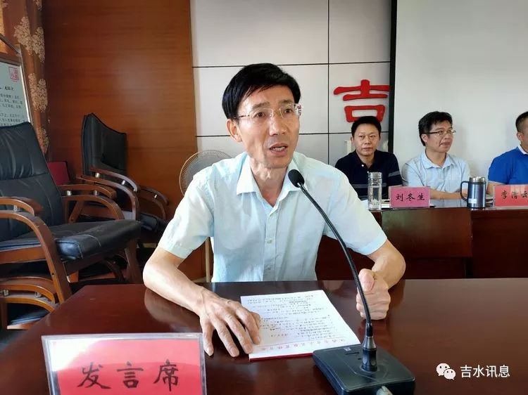 县政府的坚强领导和上级教育主管部门的正确指导下,在上任局长李文俊