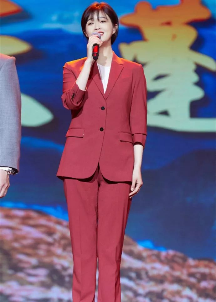 蒋欣又换头了这次与刘涛同台总算扳回一局