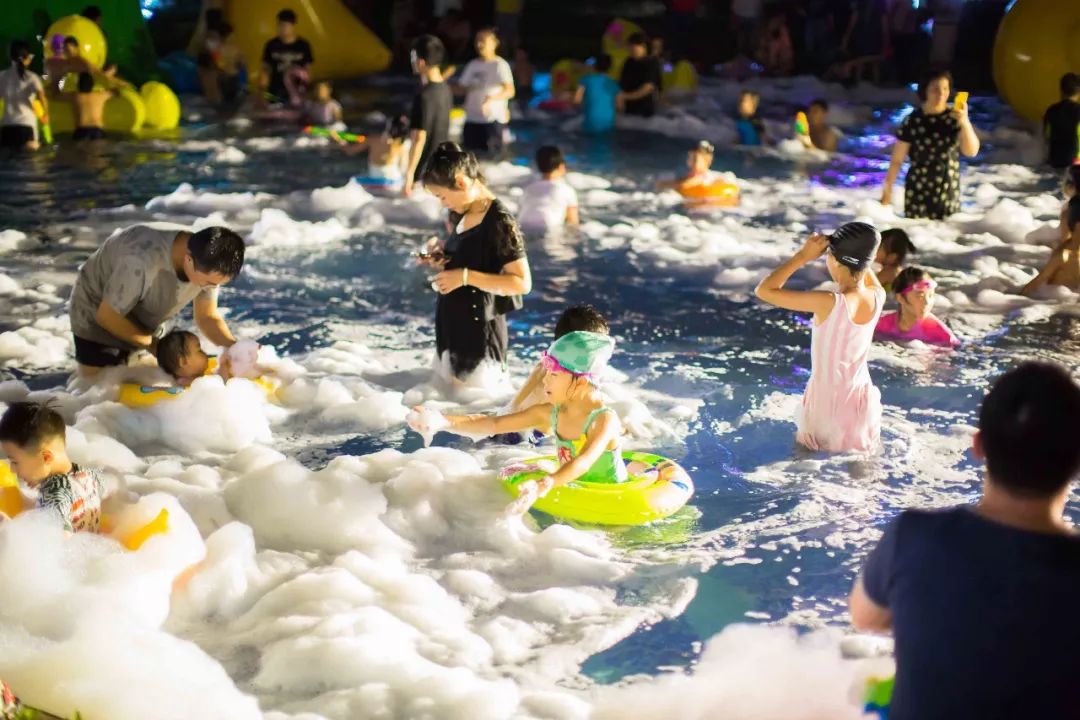 "一起来玩鸭"泳池趴你来了吗?嗨爆了!_活动