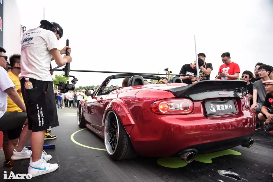 iacro炫酷改装车大趴本周末太舞上演强大演出阵容打造最燥夜晚