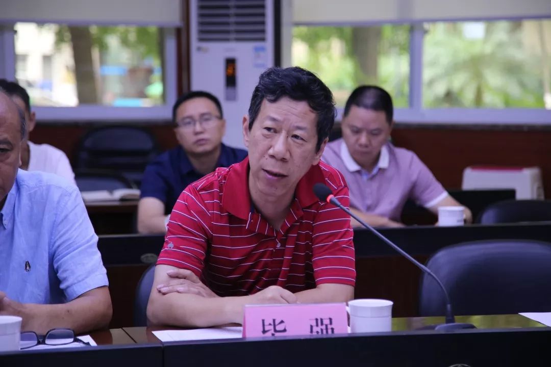 四川省农业科学院党委副书记钟毅表示,召开此次战略合作签约仪式机会