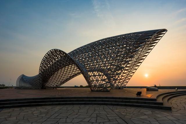 旅行雷达魔都最火的旅游新宠打卡颜值超高的上海临港景色