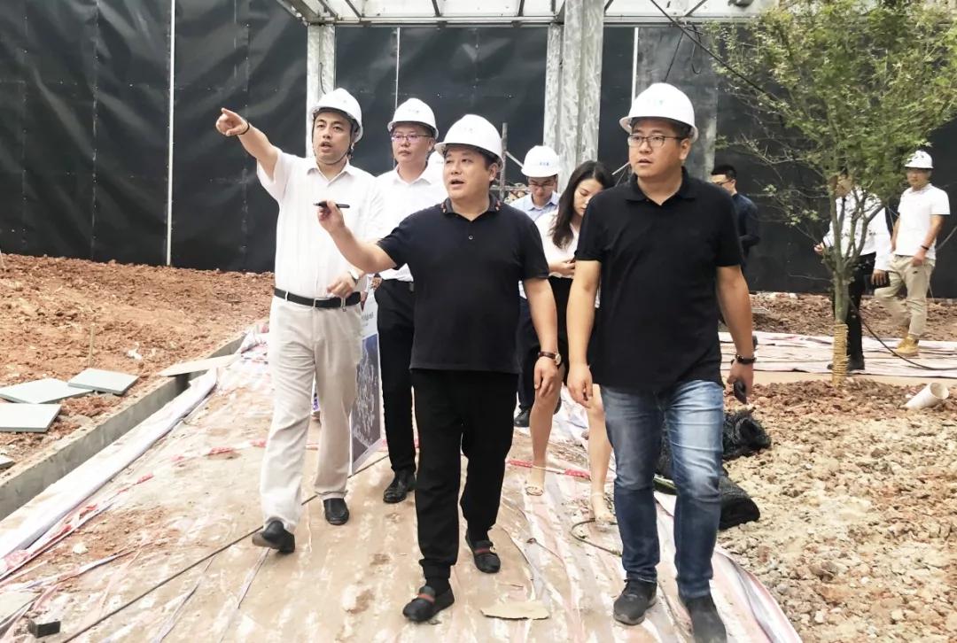 视察南充原树缇香项目工地现场到达每一个项目现场,边总第一时间