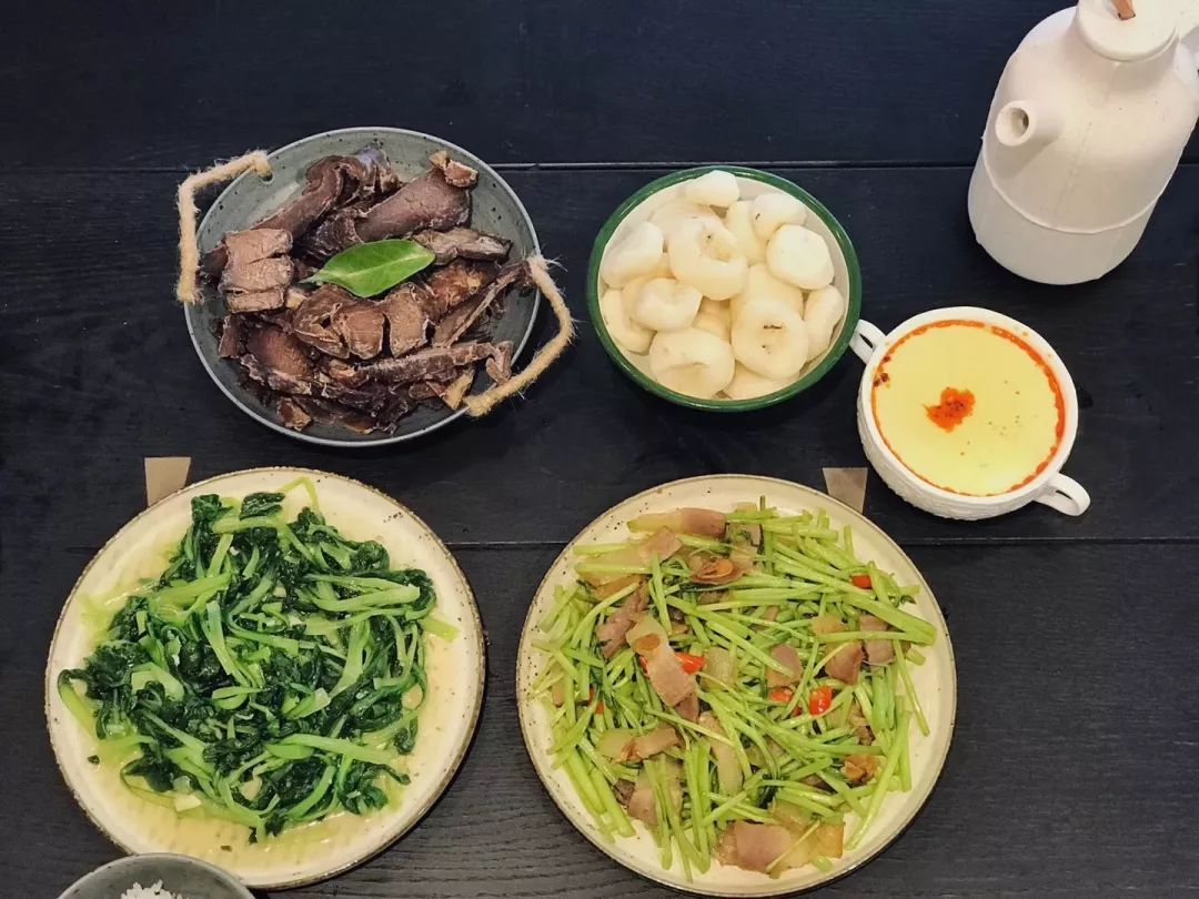 这对宝藏小夫妻自拍婚纱照自己装房子任性打造游牧民族boho风的家