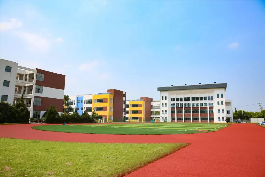 苏州甪直高级中学图片