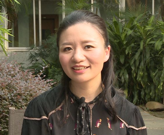 小编邀请到了广东省中医院皮肤科专家闫玉红医生,为我们的头发问题