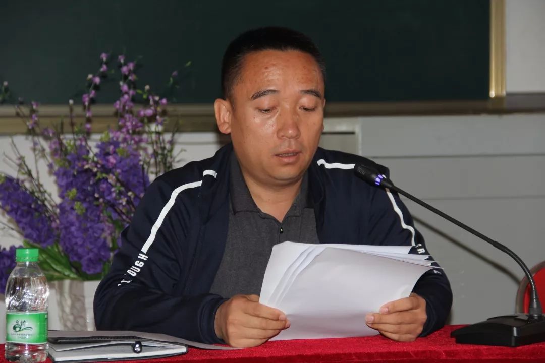 唱响辉煌强音 奋斗崭新时代