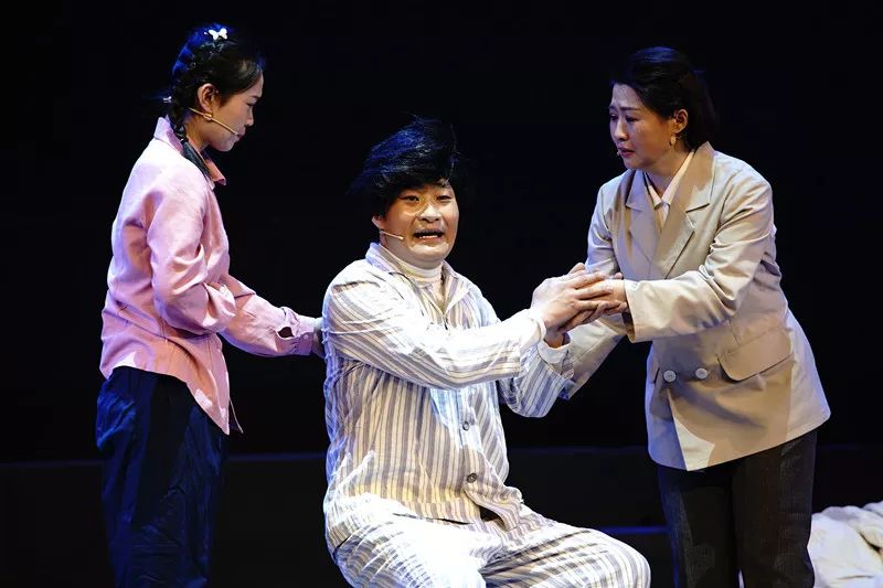 此次上演的精品剧目《焦裕禄》,是大厂评剧歌舞团根据河南豫剧院三团