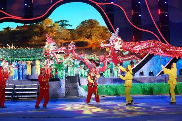 一座小县城一场文化节火爆这个夏天