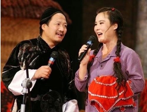 49岁谢广坤和女儿近照曝光!貌美如花撞脸baby,彻底火了一把!