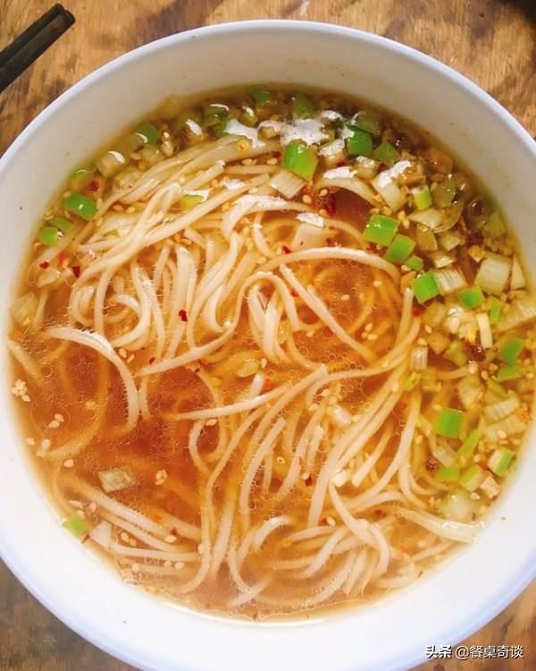 有没有仅用家常调味品就能做出来的好吃挂面呢当然有不信你看