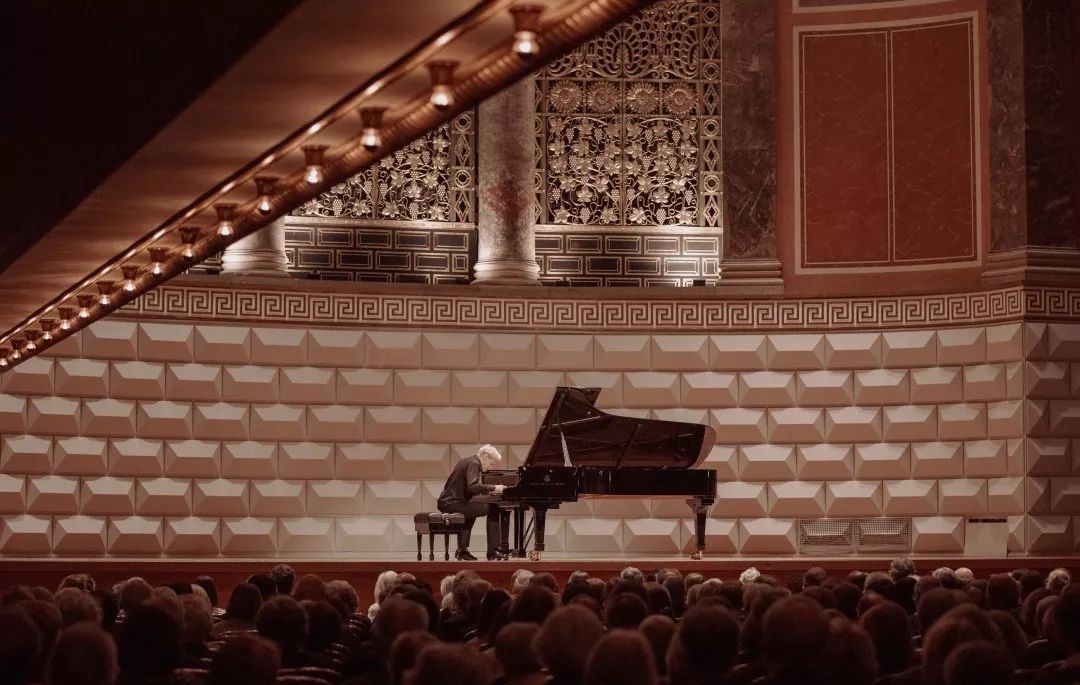 令人惊艳的俄罗斯新星深圳音乐厅即将迎来今年首位00后钢琴家