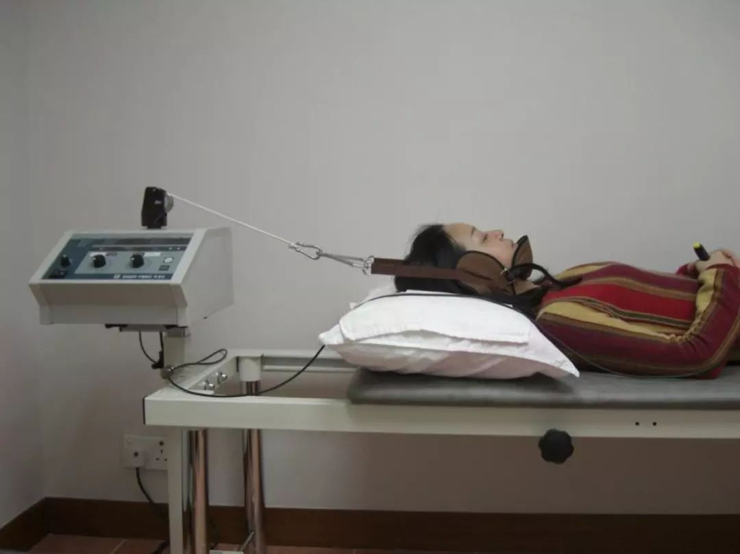 来自医院的"颈椎牵引"法据说这种方式的灵感真的很"高能"了可以说这种