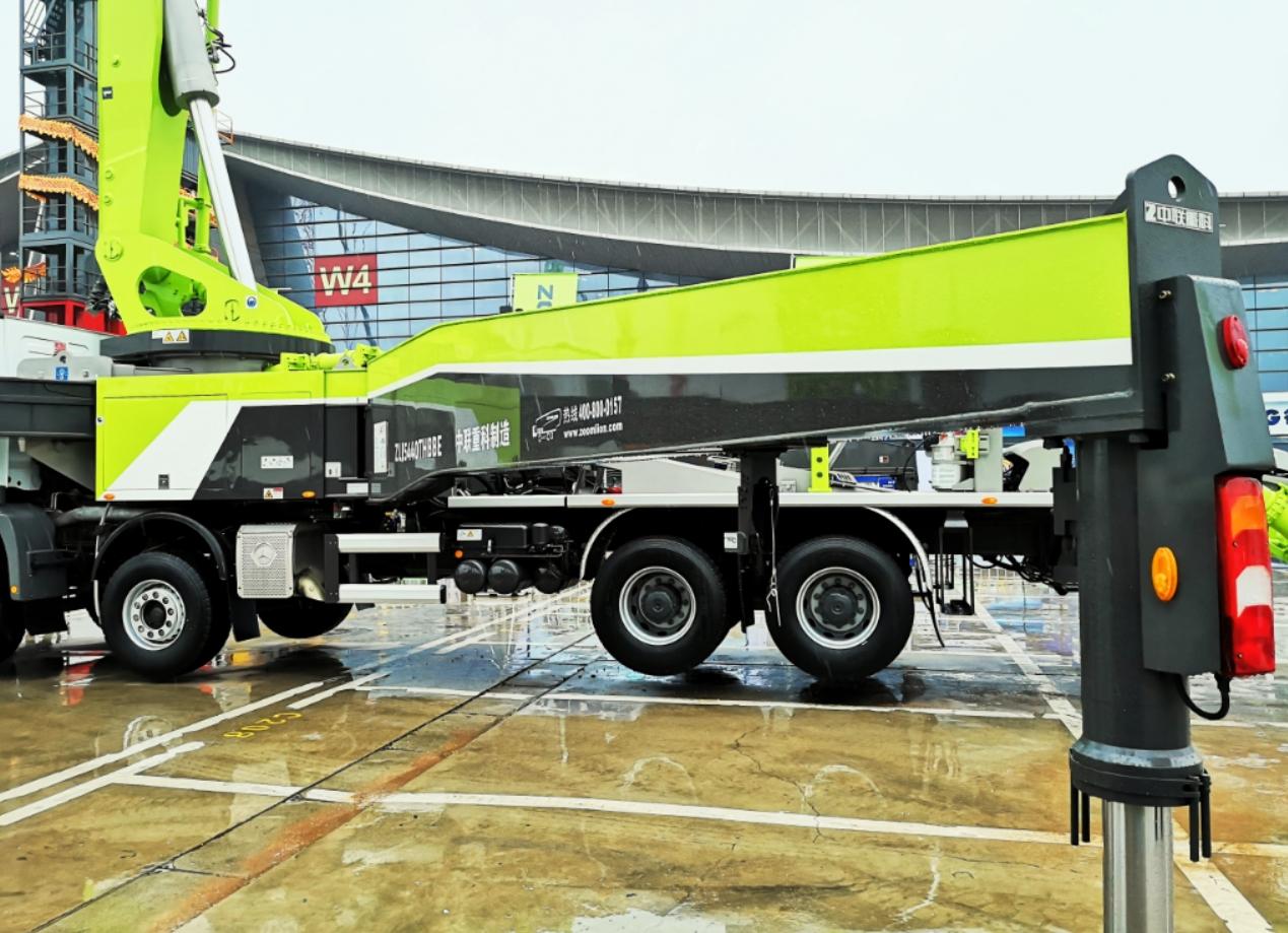 全球最长4桥63米泵车有6节臂使用碳纤维材料布料面积增加75