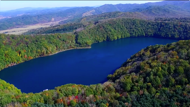 賞火山湖畔嘗火山岩烤肉吉林輝南開啟旅遊模式