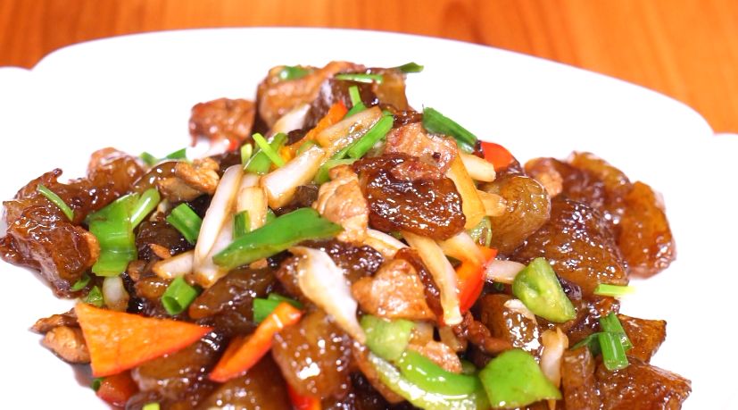 用粽叶捆着烧建德这道菜肴越土越有味儿