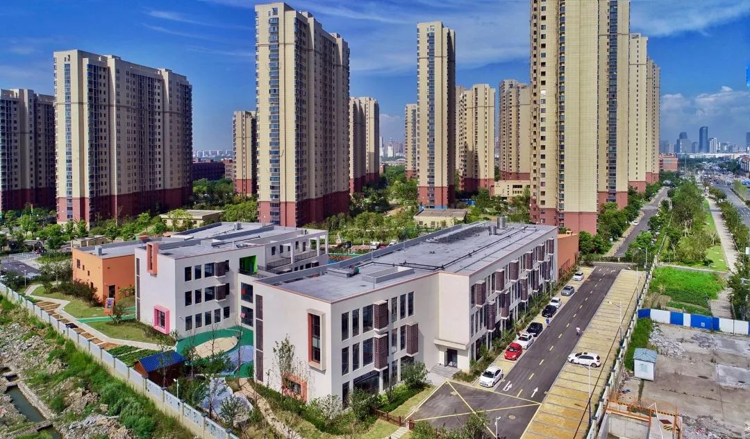 指尖流淌着艺术灵感心头蔓延着爱的故事记下应街道中心幼儿园洋江园