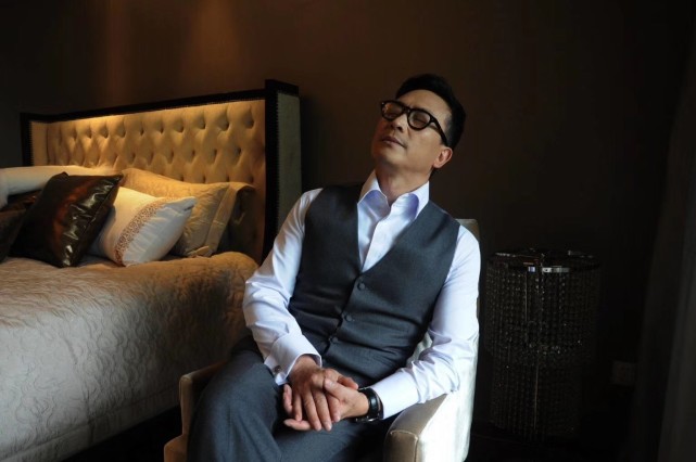 张弓《我们的千阙歌》,一人一行一阙歌,一生一世一红颜_程玥