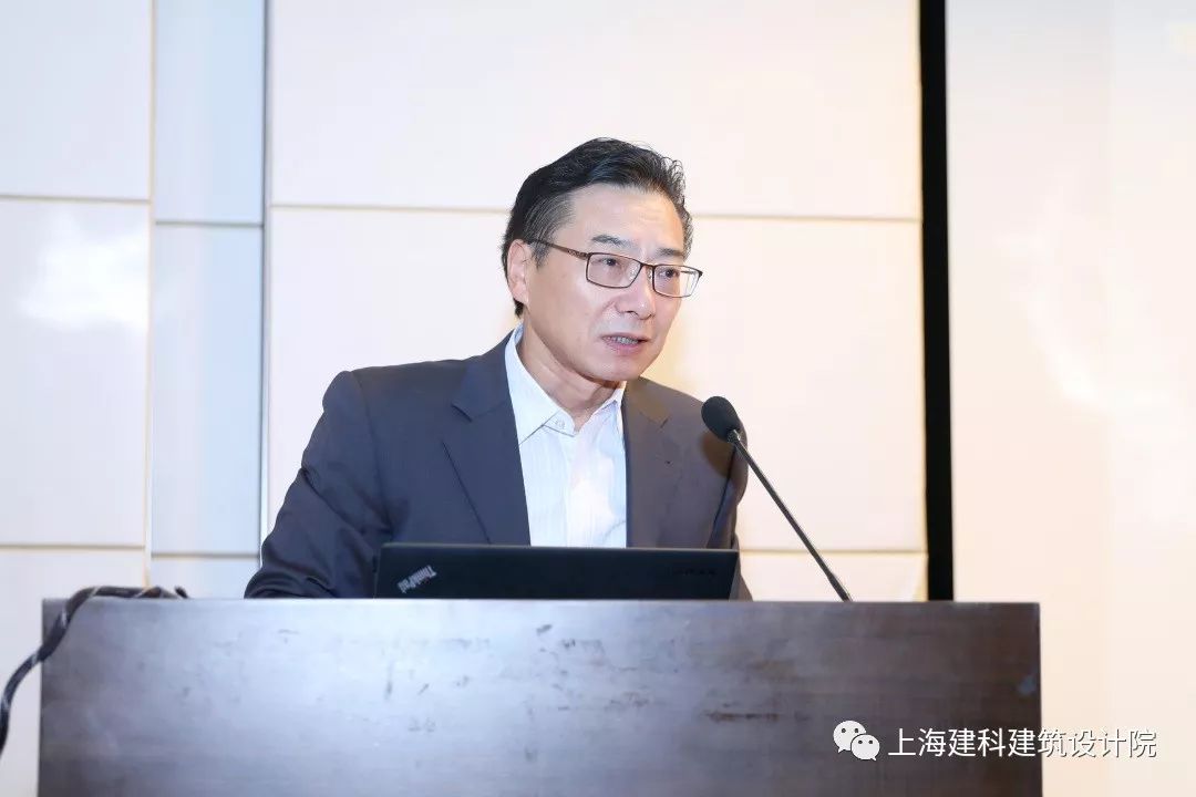 长曹嘉明及上海市建筑科学研究院(集团)有限公司总工程师徐强发表讲话