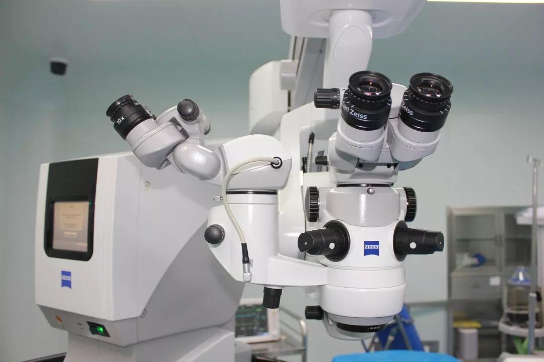 合肥普瑞眼科医院引进术中oct导航显微镜开启眼科手术高清时代