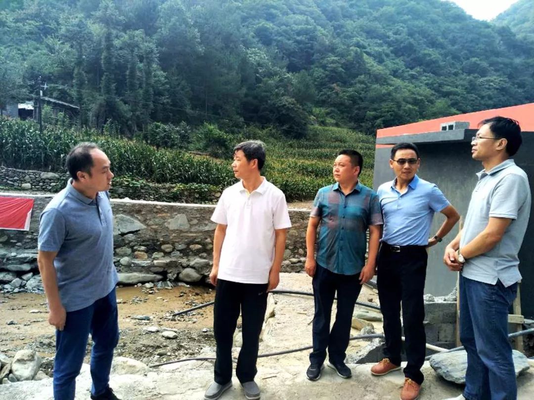 县委书记陈晖深入卡子镇,中厂镇调研指导灾后恢复重建工作