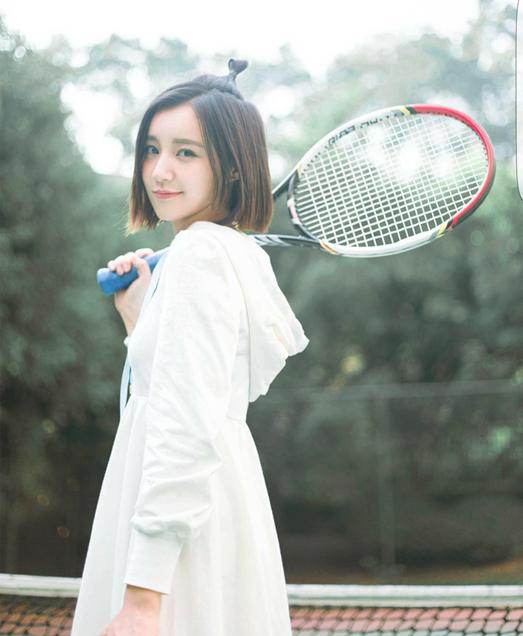 宝藏女孩团子好好的颜值主播不好好唱歌非要去吃鸡