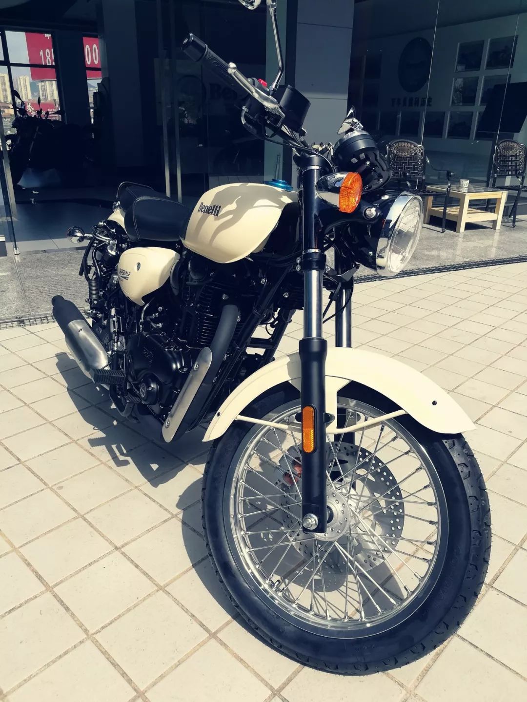 benelli帝国400开箱鉴赏优雅精致腔调满满售价23800实车逼格更高