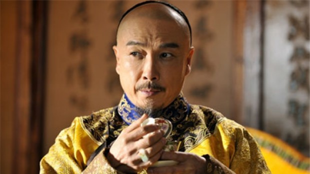 69岁刘松仁出道48年零绯闻,与小20岁空姐结婚多年仍无子女