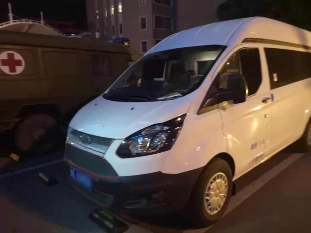 黑救护车长啥样警方截获一台