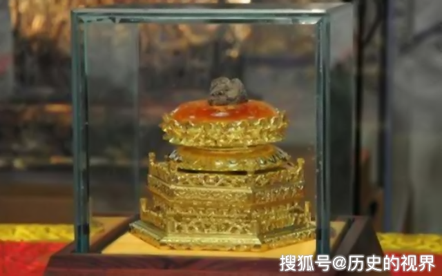 原创真正的雷峰塔供奉舍利映射出一代帝王的悲哀求佛有用吗