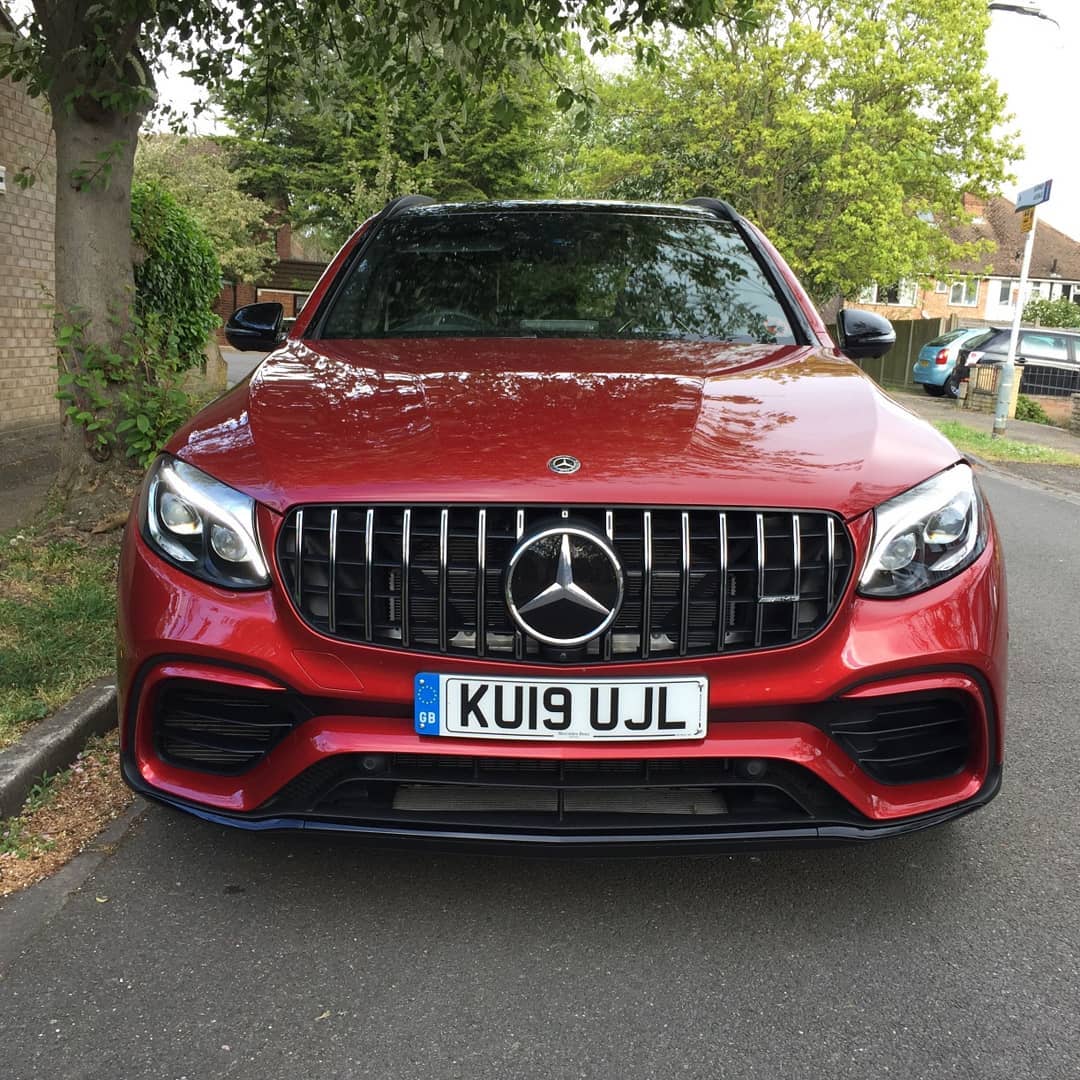 搭载直瀑式前脸的奔驰amgglc63s总是很帅